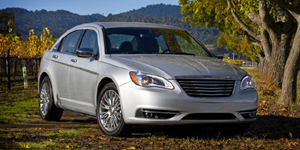 2011 Chrysler 200 Reviews / Specs / Pictures