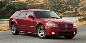 2005 Dodge Magnum Reviews / Specs / Pictures