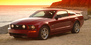 2005 Ford Mustang Reviews / Specs / Pictures