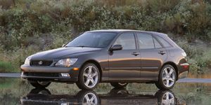 2002 Lexus IS 300 Pictures
