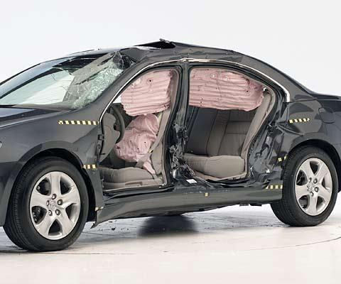 2008 Acura RL IIHS Side Impact Crash Test Picture