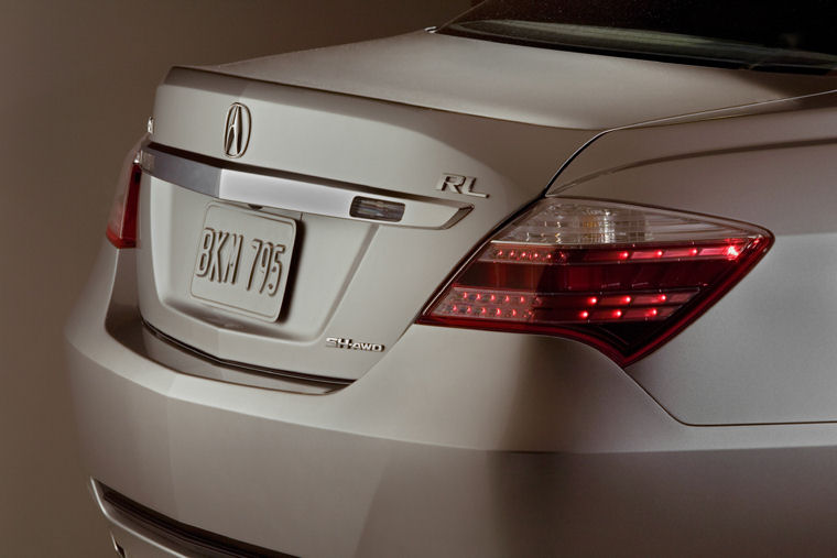 2010 Acura RL Tail Light Picture