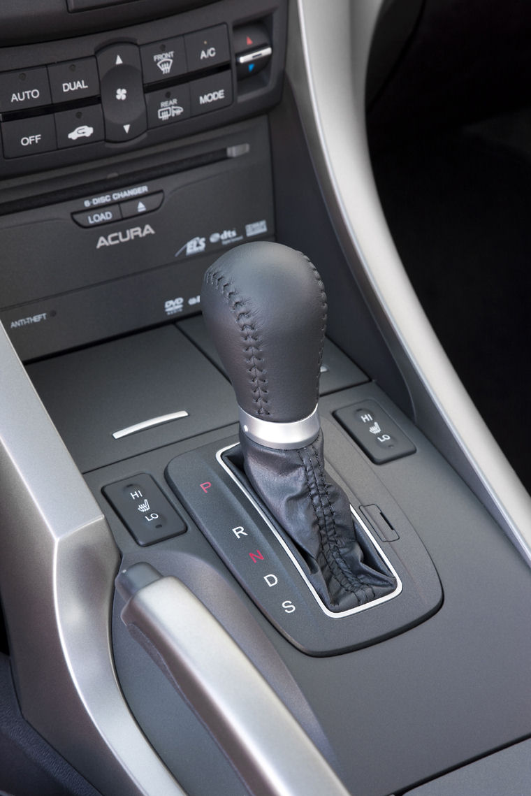 2010 Acura TSX V6 Center Console Picture