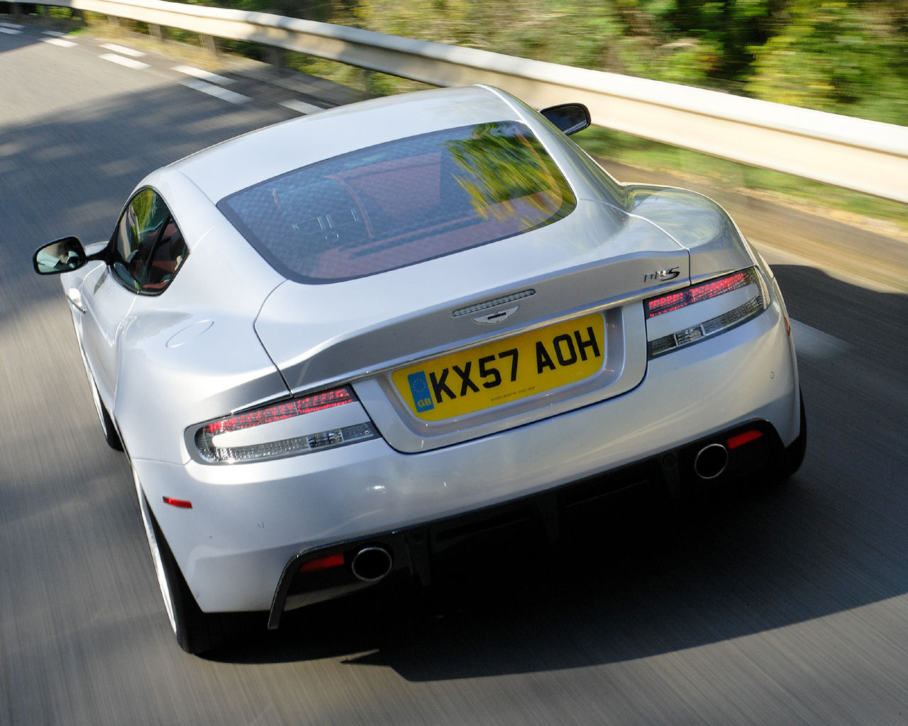 Aston Martin DBS Desktop Wallpaper