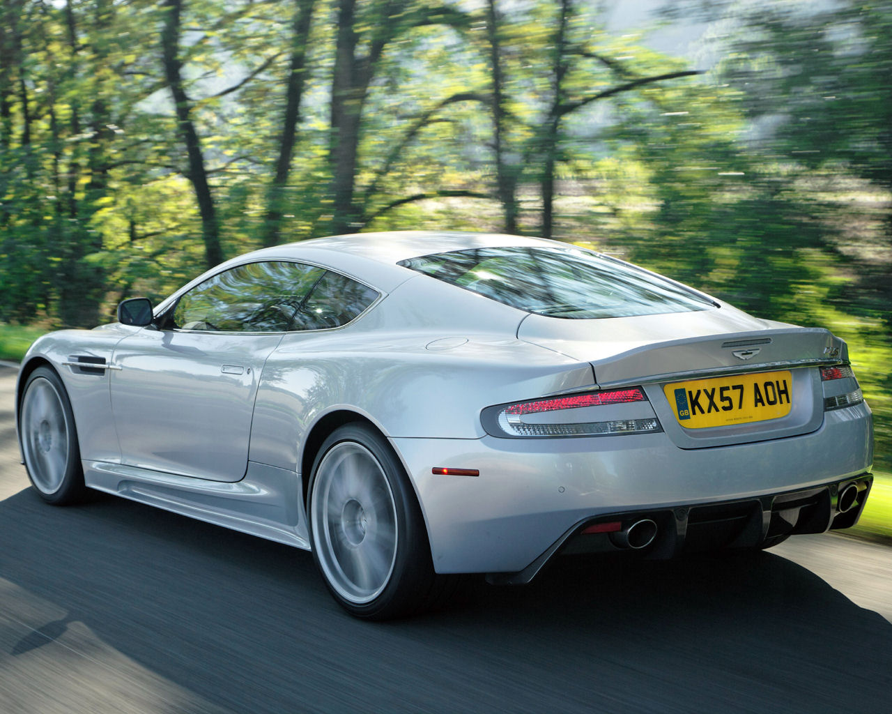 Aston Martin DBS Desktop Wallpaper