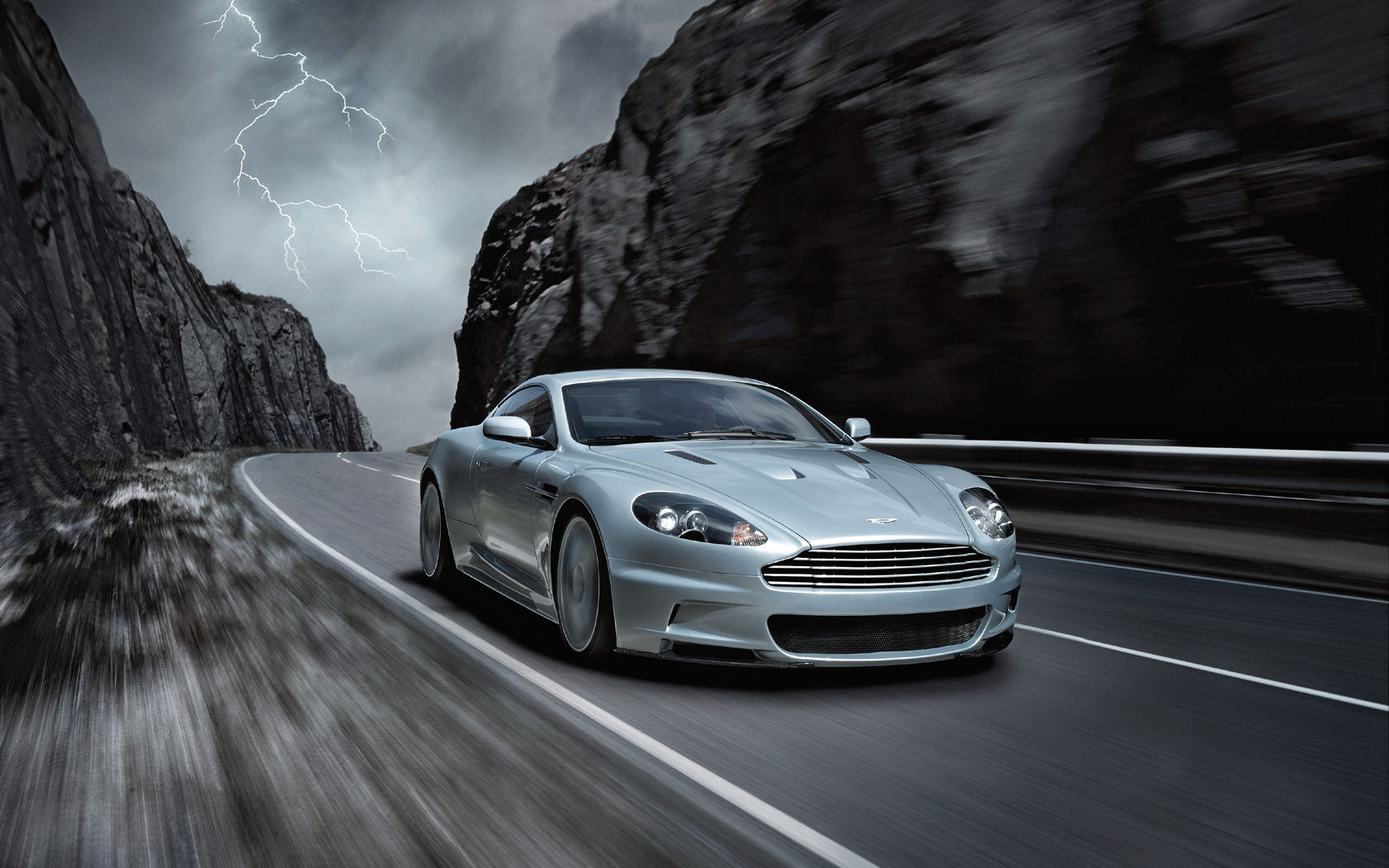 Aston Martin DBS Desktop Wallpaper