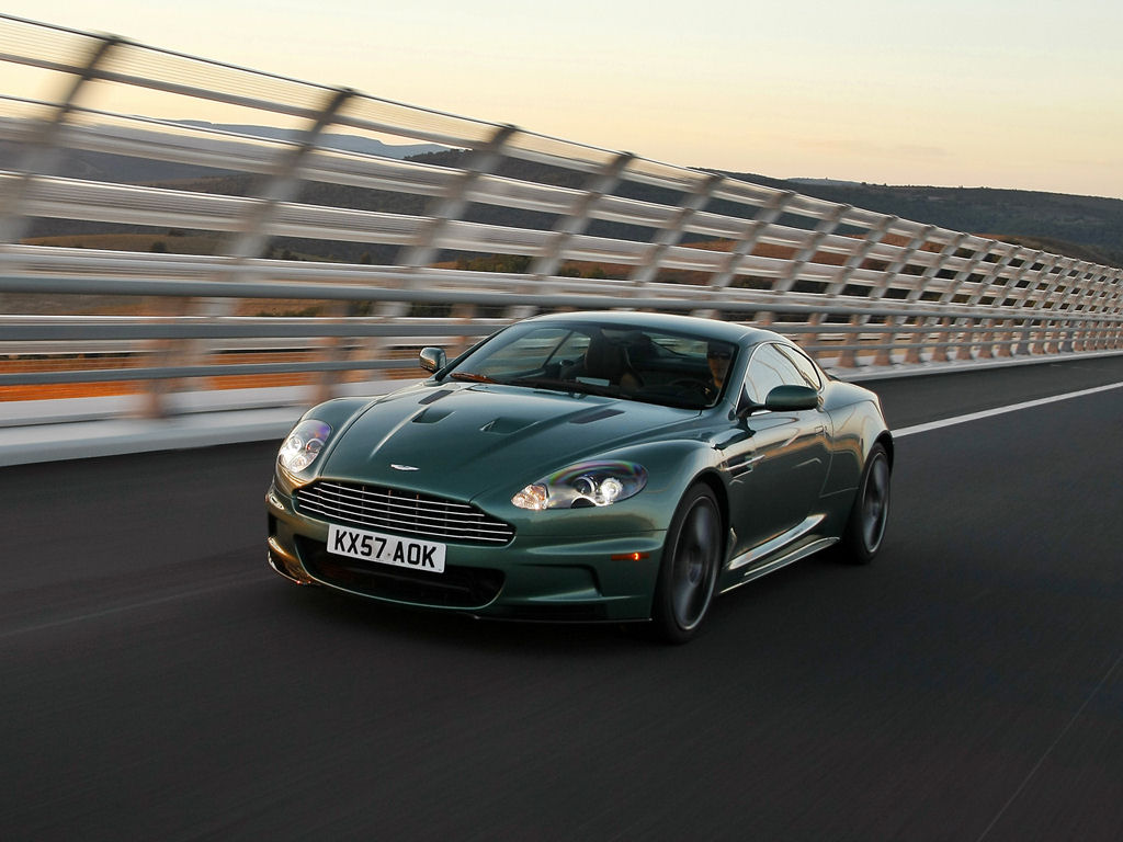 Aston Martin DBS Desktop Wallpaper