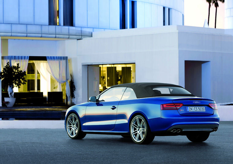 2010 Audi S5 Convertible Picture