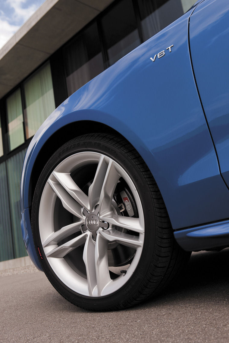 2010 Audi S5 Convertible Rim Picture