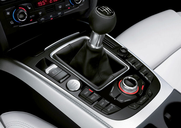 2011 Audi A5 Coupe Gear Lever Picture