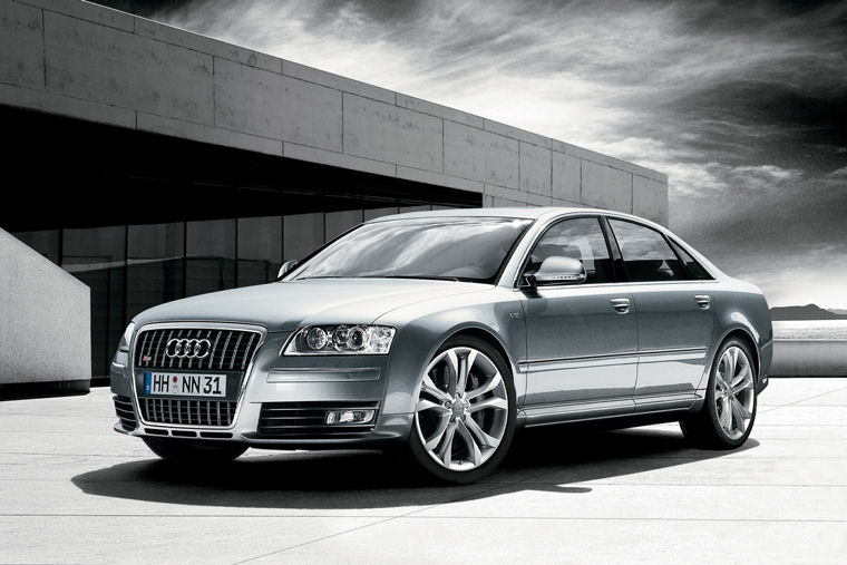 2008 Audi S8 Picture