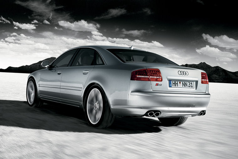 2008 Audi S8 Picture