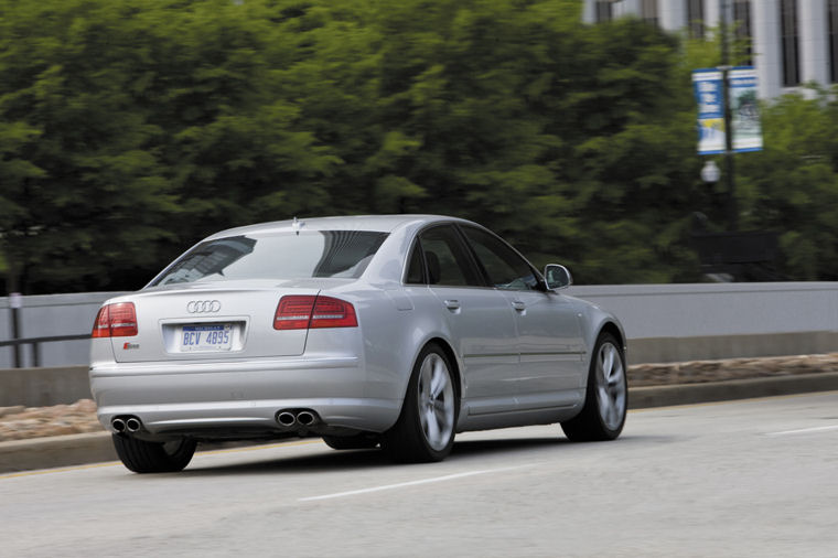 2008 Audi S8 Picture