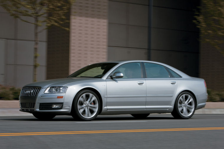 2008 Audi S8 Picture