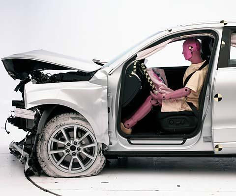 2009 Audi Q5 IIHS Frontal Impact Crash Test Picture