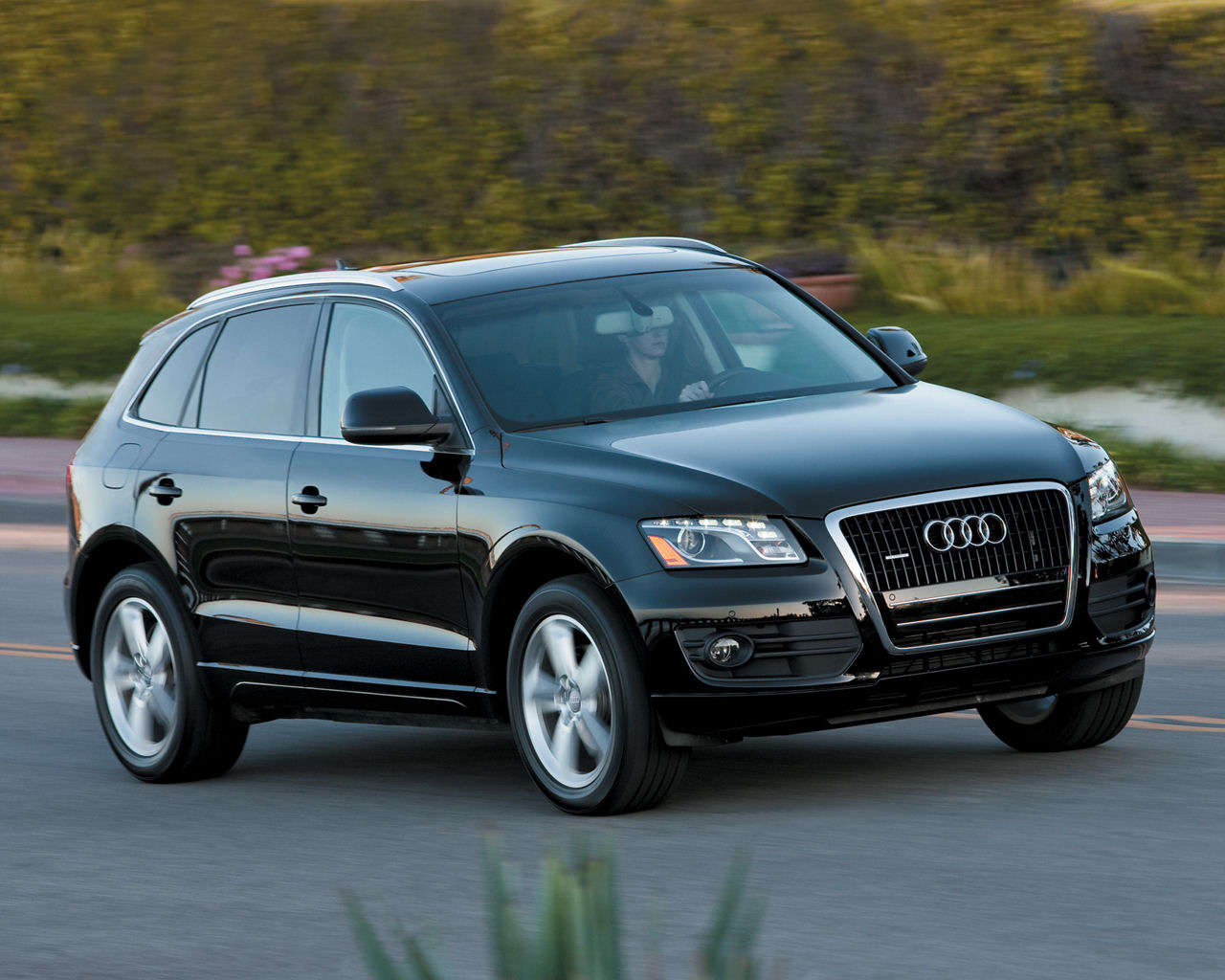 Audi Q5 Desktop Wallpaper