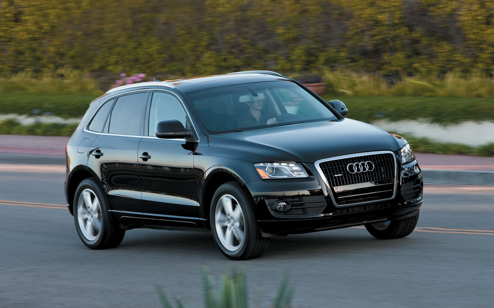 Audi Q5 Desktop Wallpaper