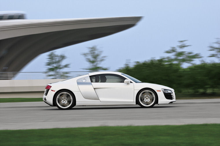 2010 Audi R8 4.2 V8 Coupe Picture