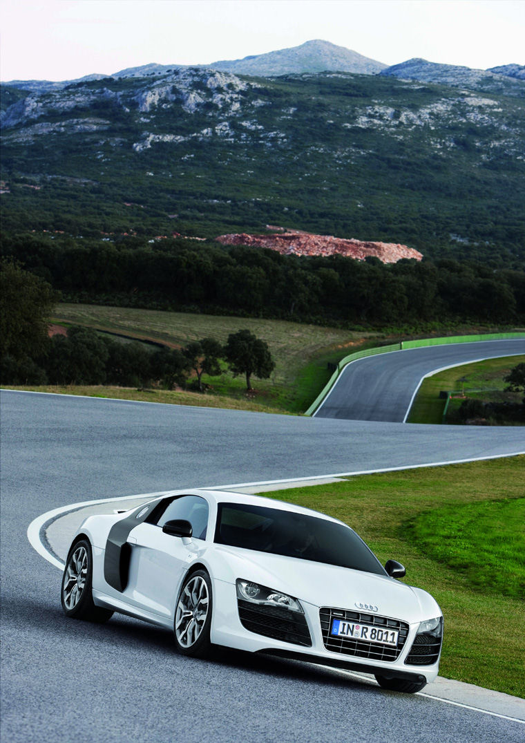 2010 Audi R8 5.2 V10 Coupe Picture