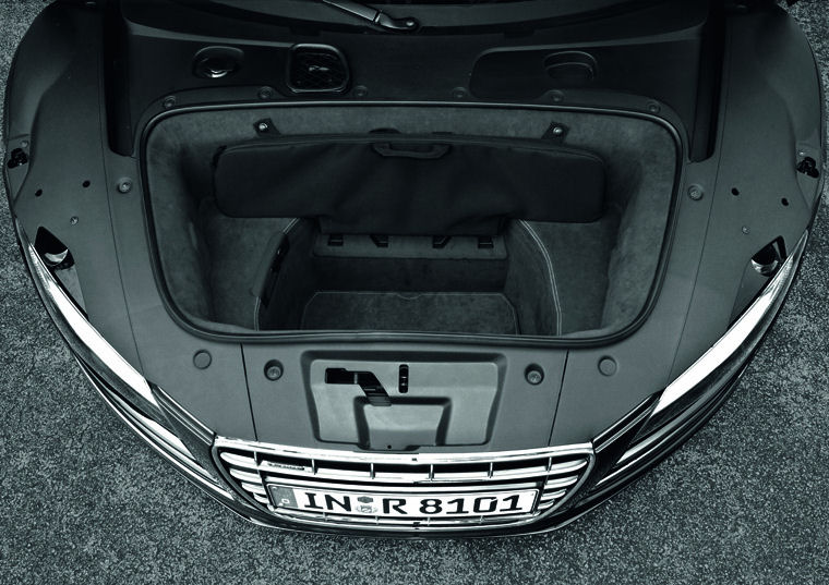 2011 Audi R8 5.2 V10 Spyder Front Trunk Picture