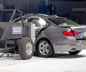 2011 BMW 5-Series IIHS Side Impact Crash Test Picture