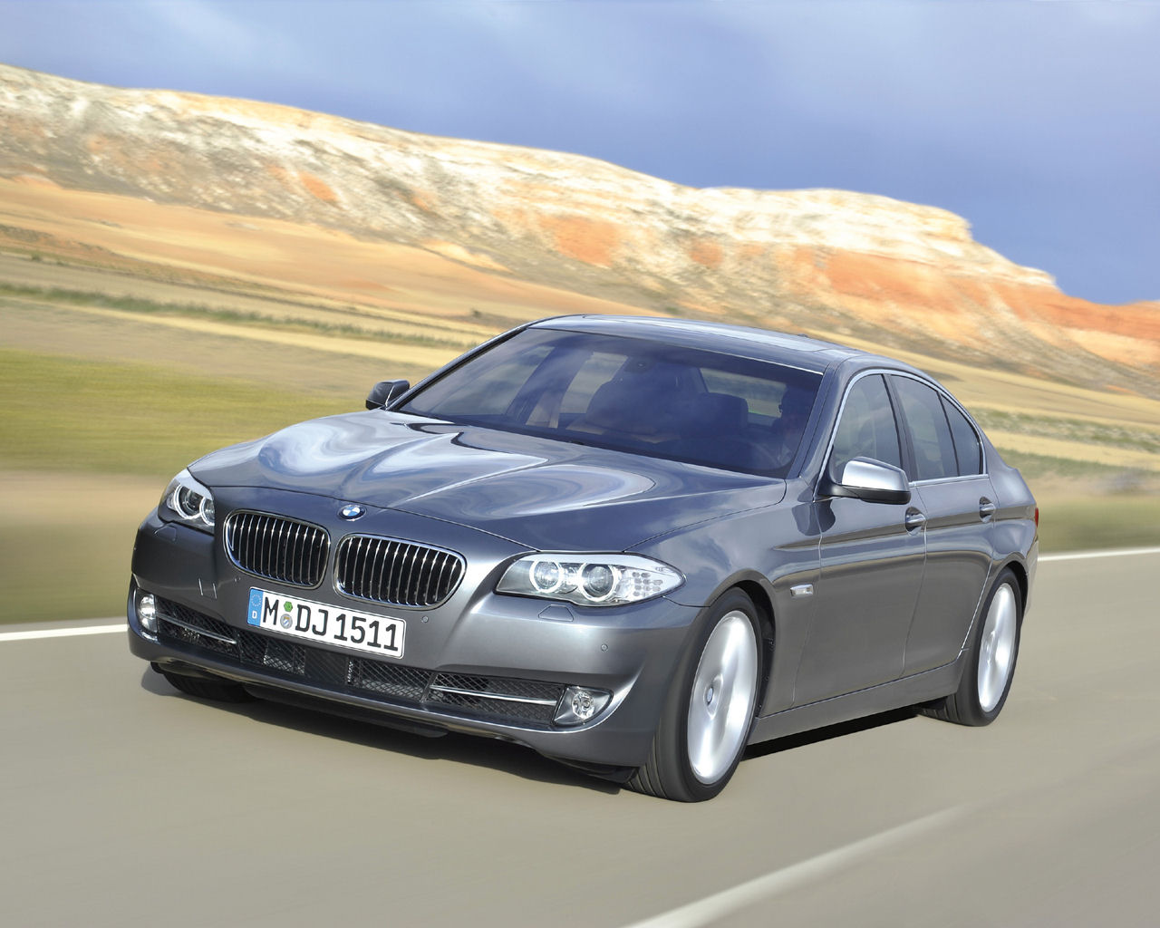 BMW 5-Series Desktop Wallpaper