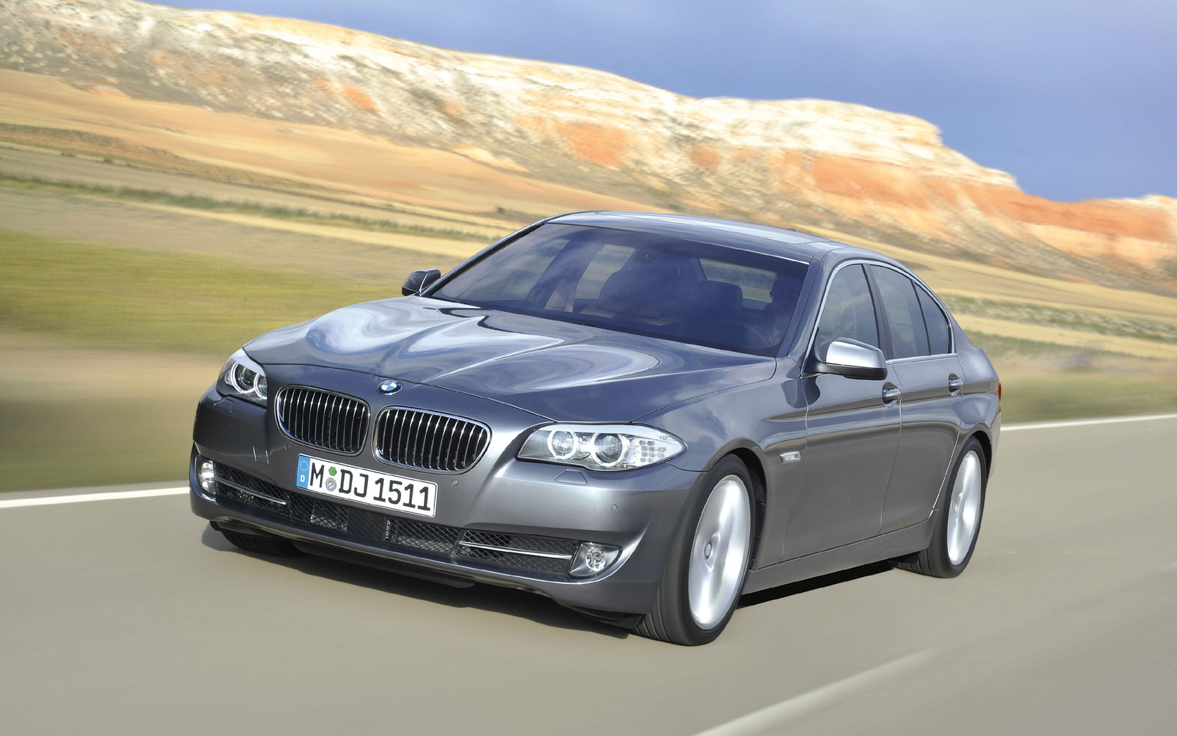 BMW 5-Series Desktop Wallpaper