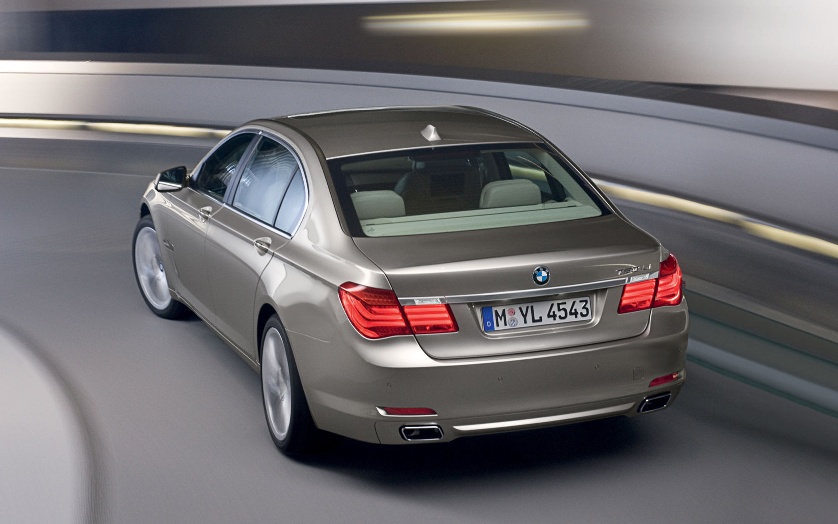 BMW 7-Series Desktop Wallpaper