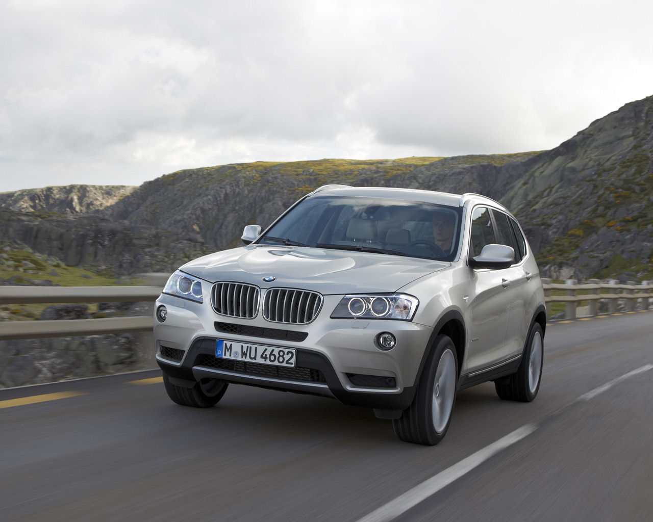 BMW X3 Desktop Wallpaper