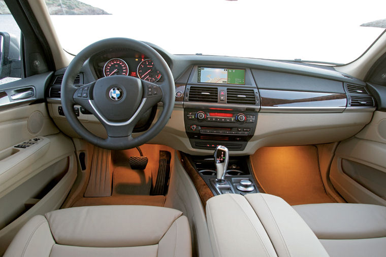 2008 BMW X5 xDrive48i Cockpit Picture