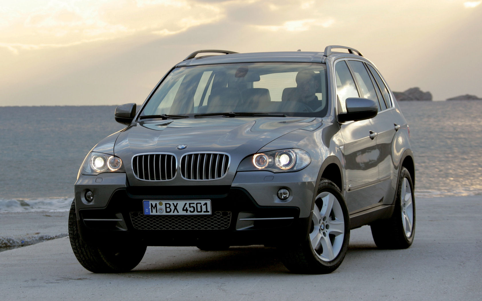 BMW X5 Desktop Wallpaper