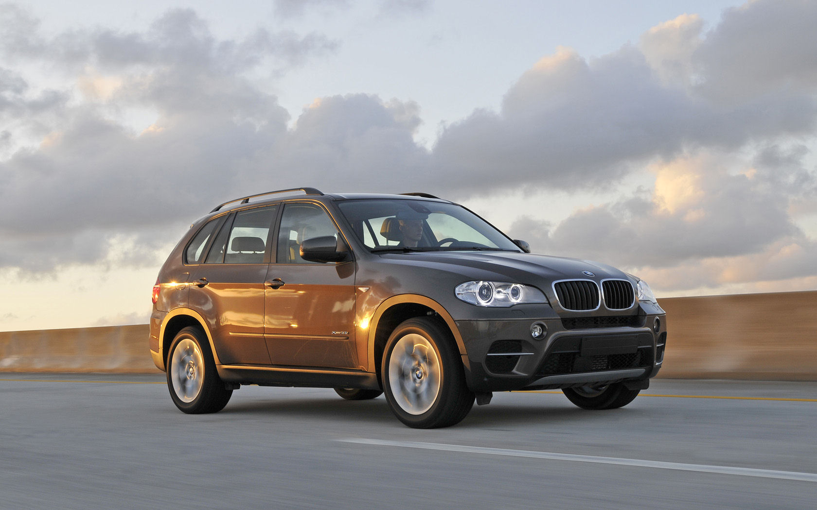 BMW X5 Desktop Wallpaper