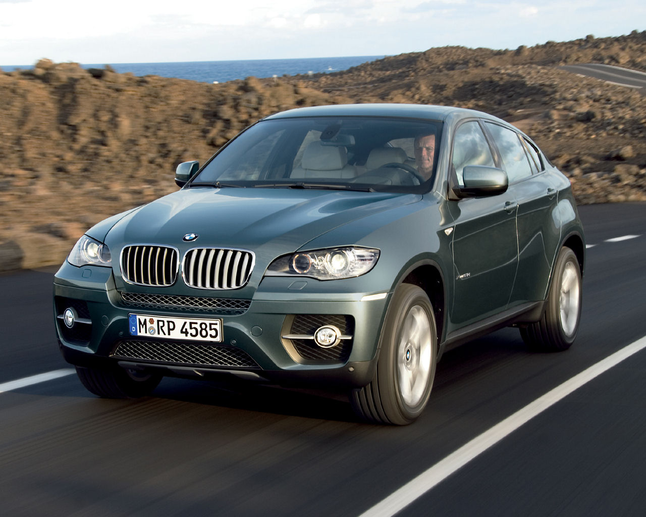 BMW X6 Desktop Wallpaper