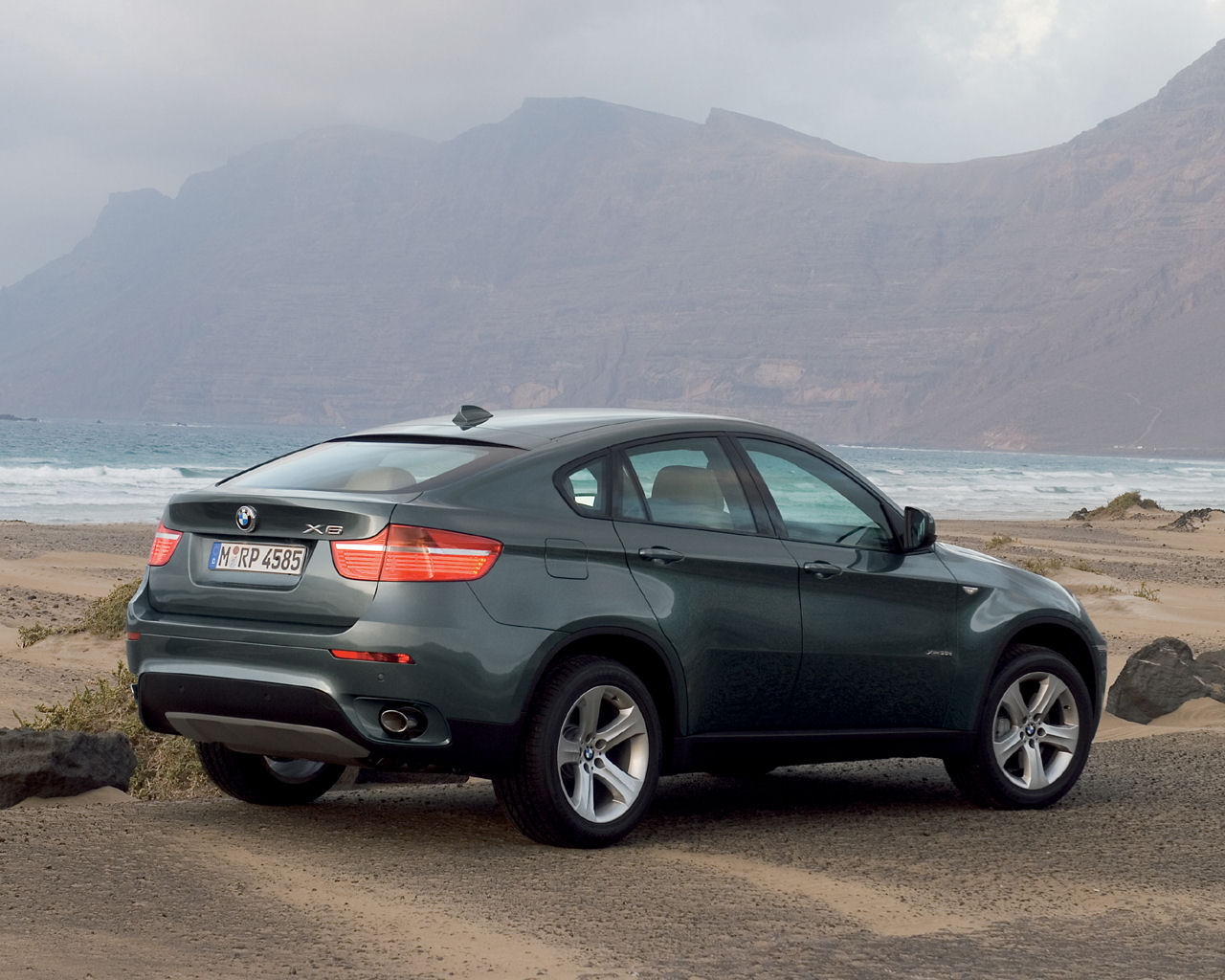 BMW X6 Desktop Wallpaper