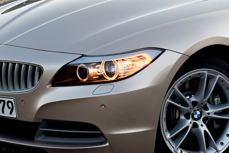 2009 BMW Z4 Headlight Picture