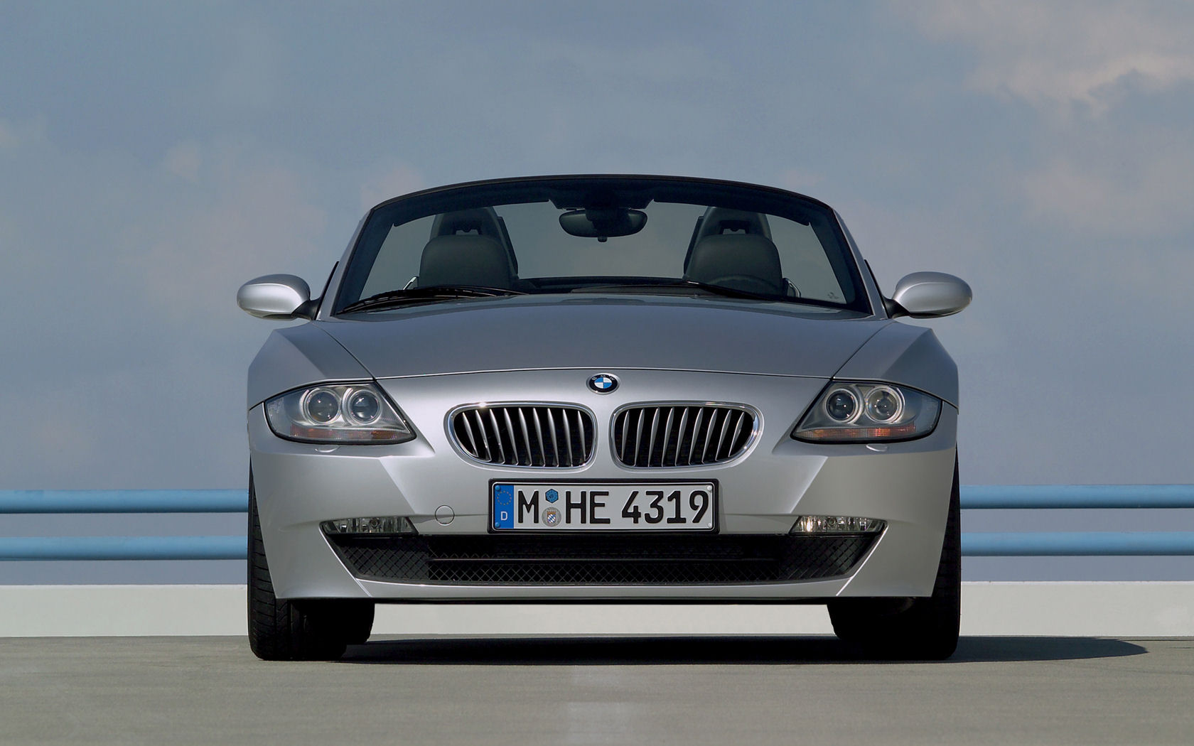 BMW Z4 Desktop Wallpaper