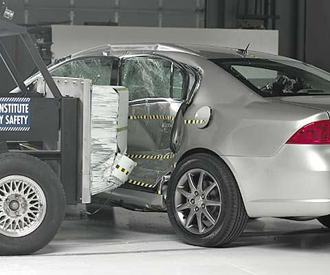 2009 Buick Lucerne IIHS Side Impact Crash Test Picture