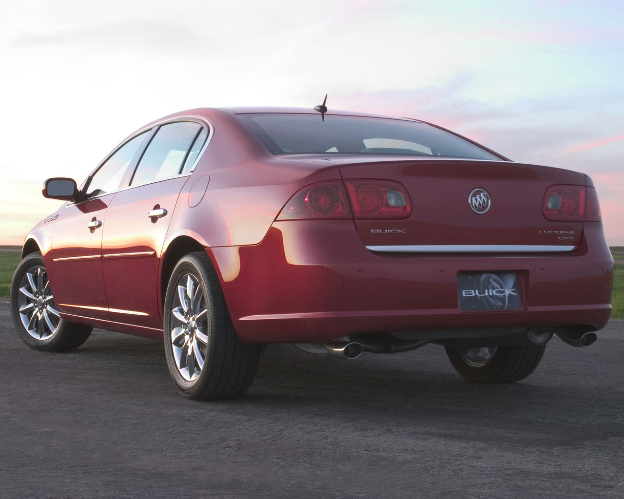 Buick Lucerne Desktop Wallpaper