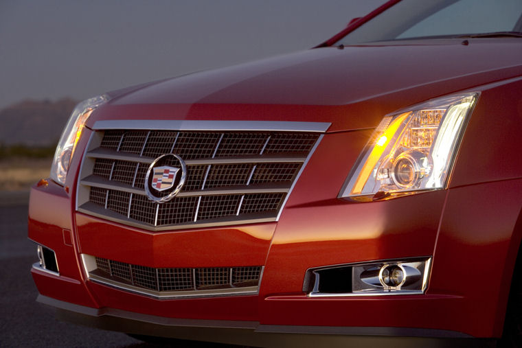 2009 Cadillac CTS Headlight Picture