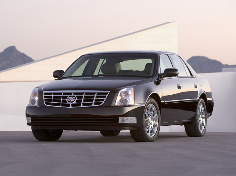 2008 Cadillac DTS Picture