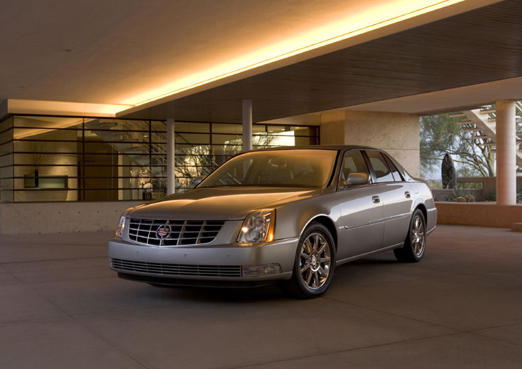 2008 Cadillac DTS Picture