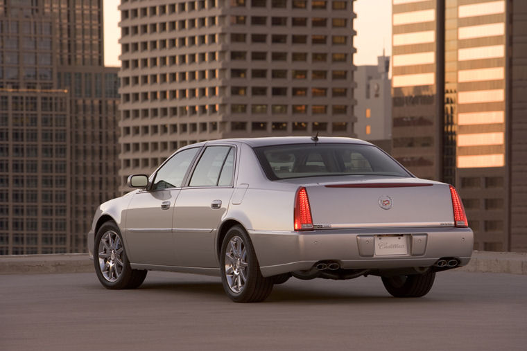 2009 Cadillac DTS Picture