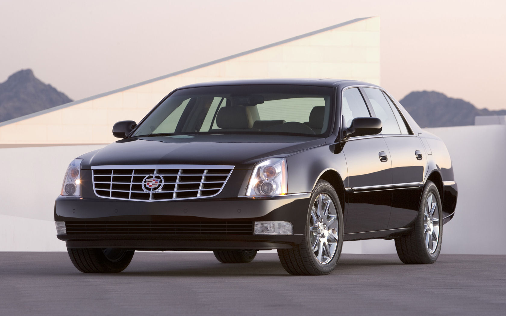 Cadillac DTS Desktop Wallpaper