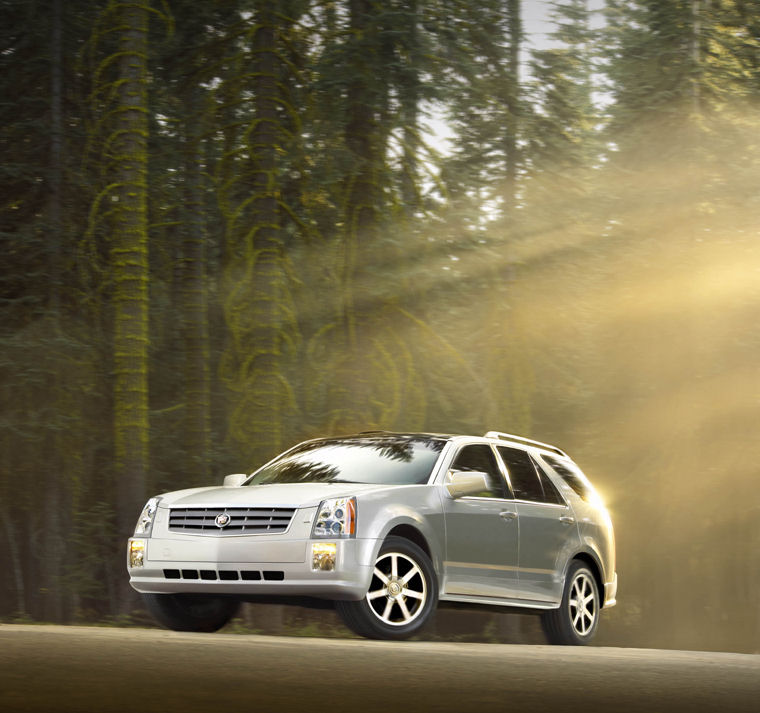 2004 Cadillac SRX Picture