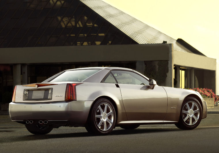 2004 Cadillac XLR Picture