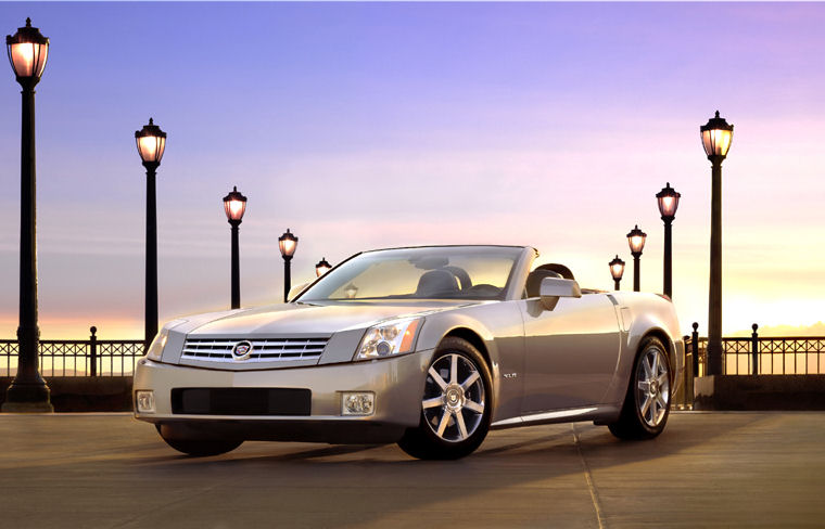 2004 Cadillac XLR Picture