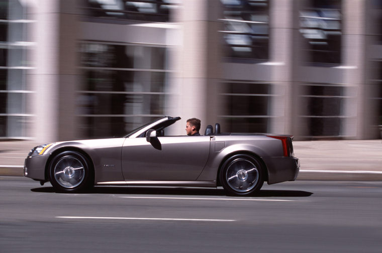 2004 Cadillac XLR Picture