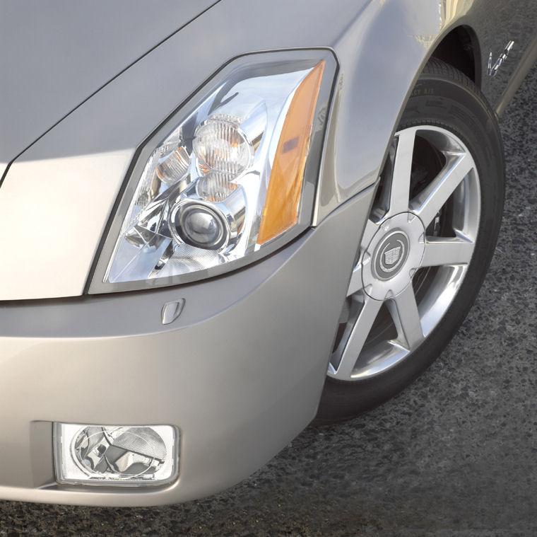 2008 Cadillac XLR Headlight Picture