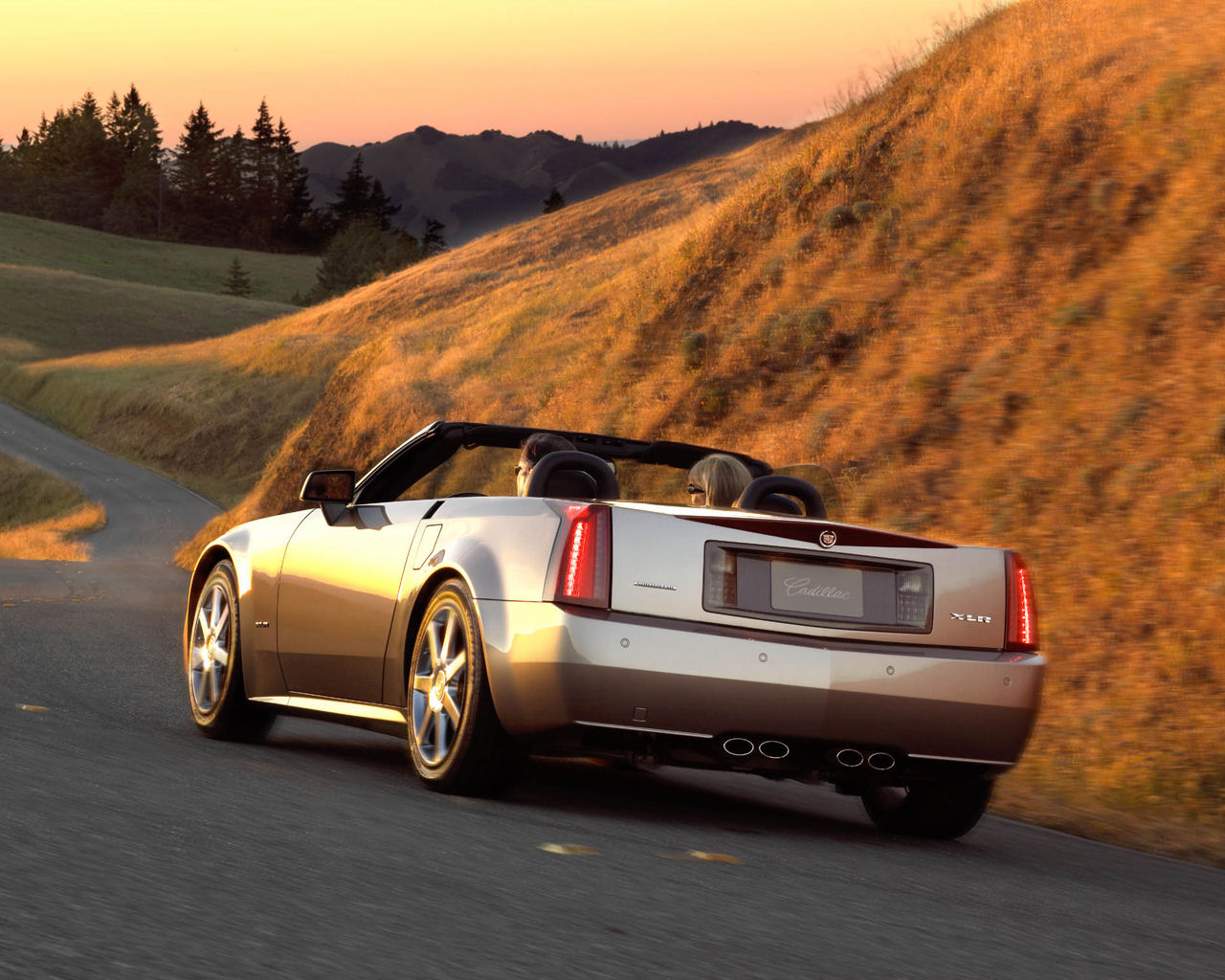 Cadillac XLR Desktop Wallpaper