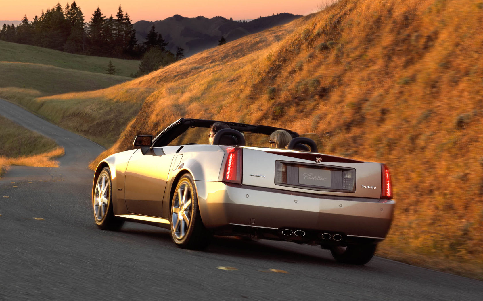 Cadillac XLR Desktop Wallpaper